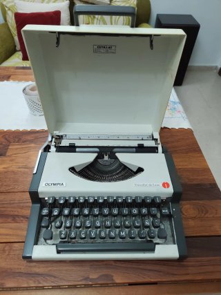 Máquina de escribir antigua