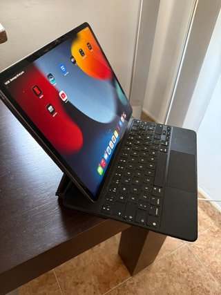 OFERTA Apple iPad Pro (2020 ) + magic keyboard