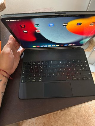 OFERTA Apple iPad Pro (2020 ) + magic keyboard