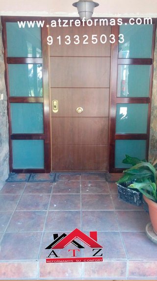 Puerta acorazada con decoración y medida especial