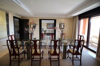 Ático en alquiler en Puerto Banús en Marbella