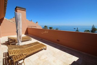 Ático en alquiler en Puerto Banús en Marbella