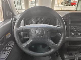 Mitsubishi Montero 2007