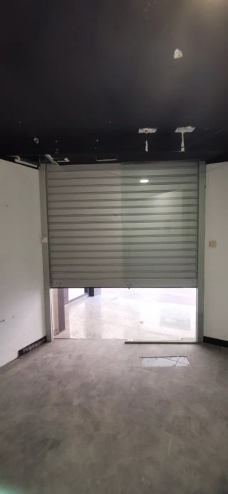 Persiana local eléctrica