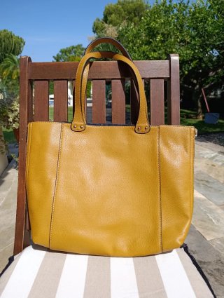 Bolso marrón mostaza