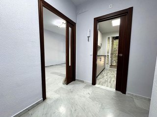 Piso en alquiler en Colores - Entreparques en Sevilla