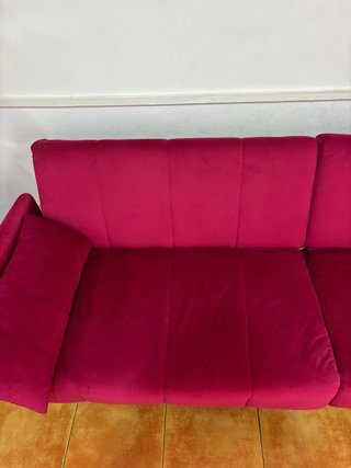 Sofá rosa en perfecto estado