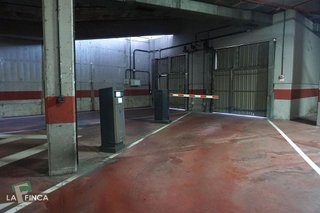 Garaje en venta en Milán - Pumarín - Teatinos en Oviedo