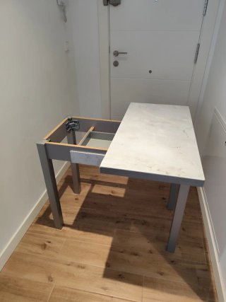 Mesa de cocina extensible gris y blanca