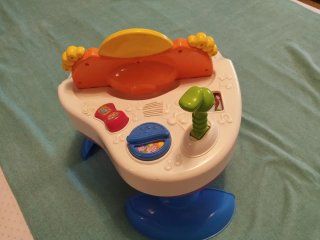 Piano Fisher Price para bebés