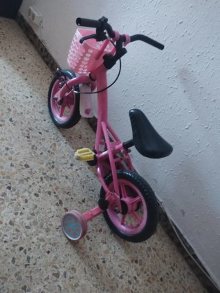 Bicicleta 4 ruedas niña