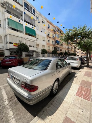Mercedes-Benz Clase E 270 CDI ELEGANCE