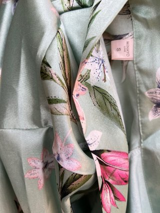 Conjunto bata y pijama floral
