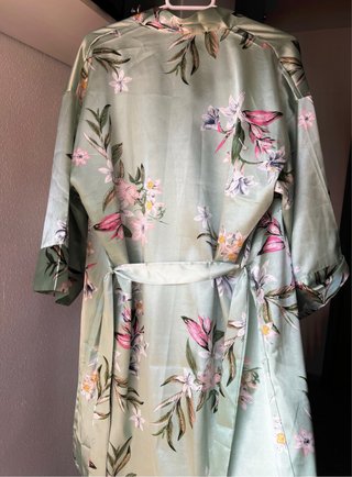 Conjunto bata y pijama floral