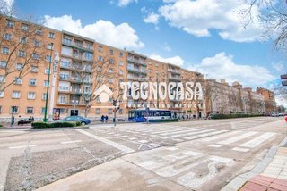 Local comercial en alquiler en Pº Zorrilla - Cuatro de Marzo en Valladolid