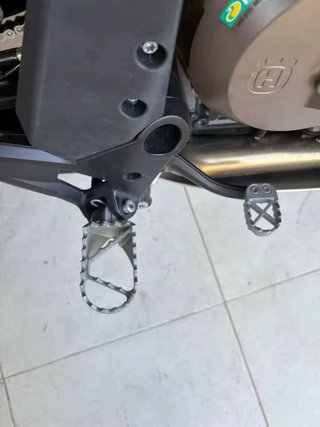 Estriberas KTM Husqvarna Negras Anchas VACACIONES