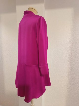 Blusa Magenta con Broche
