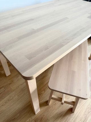 Mesa y banco IKEA abedul estilo nórdico