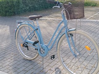 Bicicleta de paseo azul