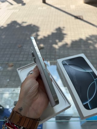 iPhone 16 Pro Max 256gb como nuevo