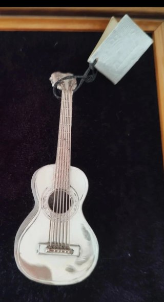 Cuadro Madera con Guitarra Plata