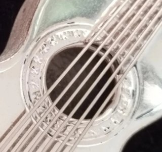 Cuadro Madera con Guitarra Plata