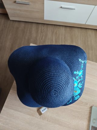 Sombrero de verano negro