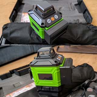 NIVEL LASER 360° 16 LINEAS 2 BATERÍAS-TRÍPODE-MALE