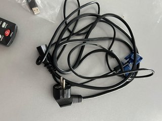 Proyector Epson EMP-50 y pantalla de proyección