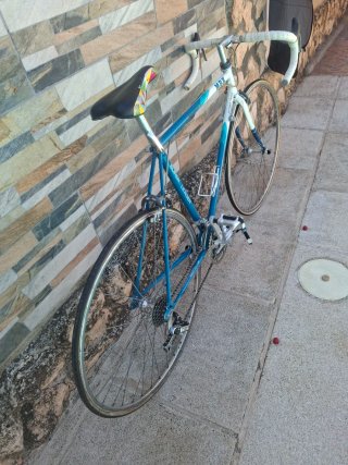 Bicicleta carretera antigua