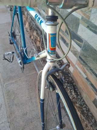 Bicicleta carretera antigua