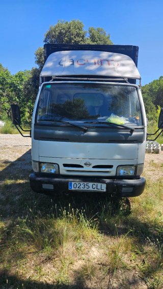 Nissan Cabstar 2003