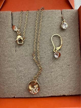 Set 2 collares y pendientes con baño de oro