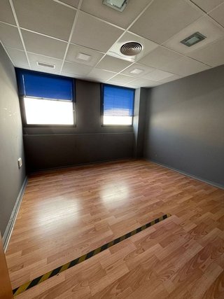 Local comercial en alquiler en San José - Varela en Cádiz