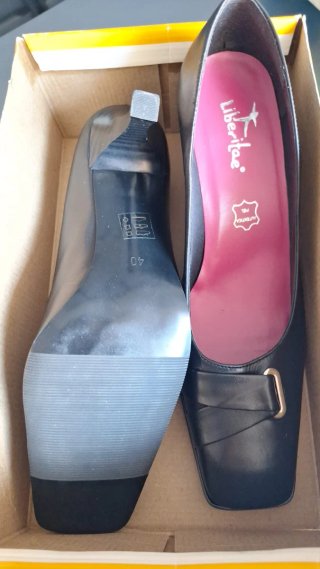 Zapatos de vestir Libertae negros sin estrenar