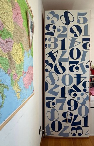 Armadio 2 ante design numeri blu/bianco