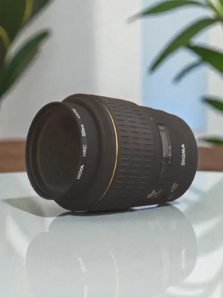 Sigma 105mm f/2.8 Canon