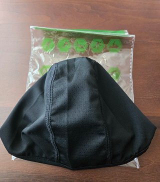 Cubrecabeza negro