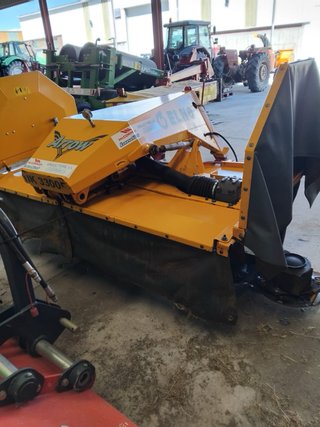Segadora frontal ELHO NK 3300 F