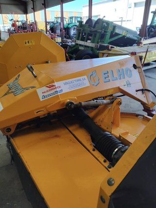 Segadora frontal ELHO NK 3300 F