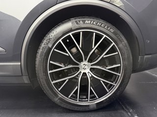 Porsche Macan -