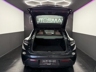 Porsche Macan -