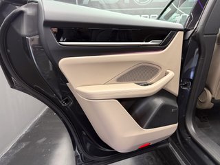 Porsche Macan -