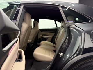 Porsche Macan -