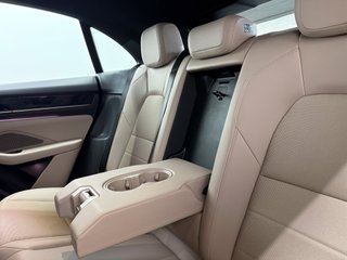 Porsche Macan -