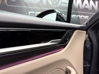 Porsche Macan -
