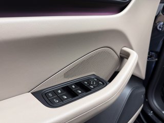 Porsche Macan -