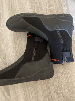 Escarpines de neopreno con cremallera