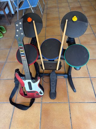 Pack Guitarra y Batería Guitar Hero Wii