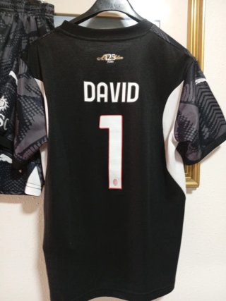 Conjunto de fútbol Puma AC Milan talla 26